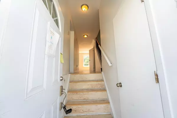 Brampton, ON L6S 3K9,62 Moregate CRES
