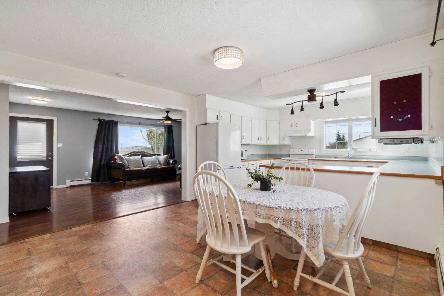Trochu, AB T0M2C0,303 Railway AVE