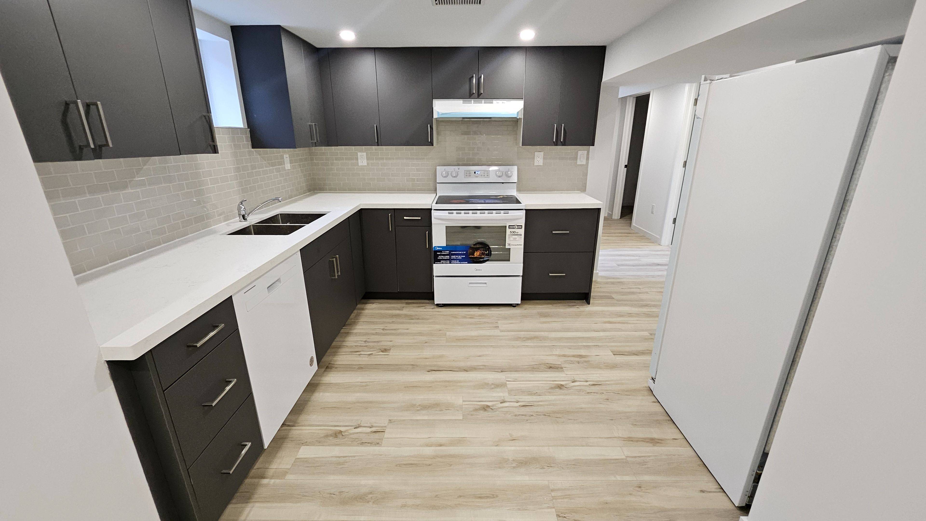 Newmarket, ON L3Y 4N6,38 Lindsay AVE #Basement