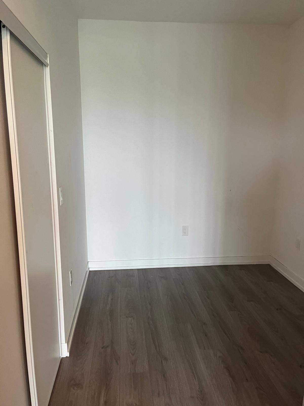 Toronto W05, ON M3J 0H1,10 De Boers DR #608