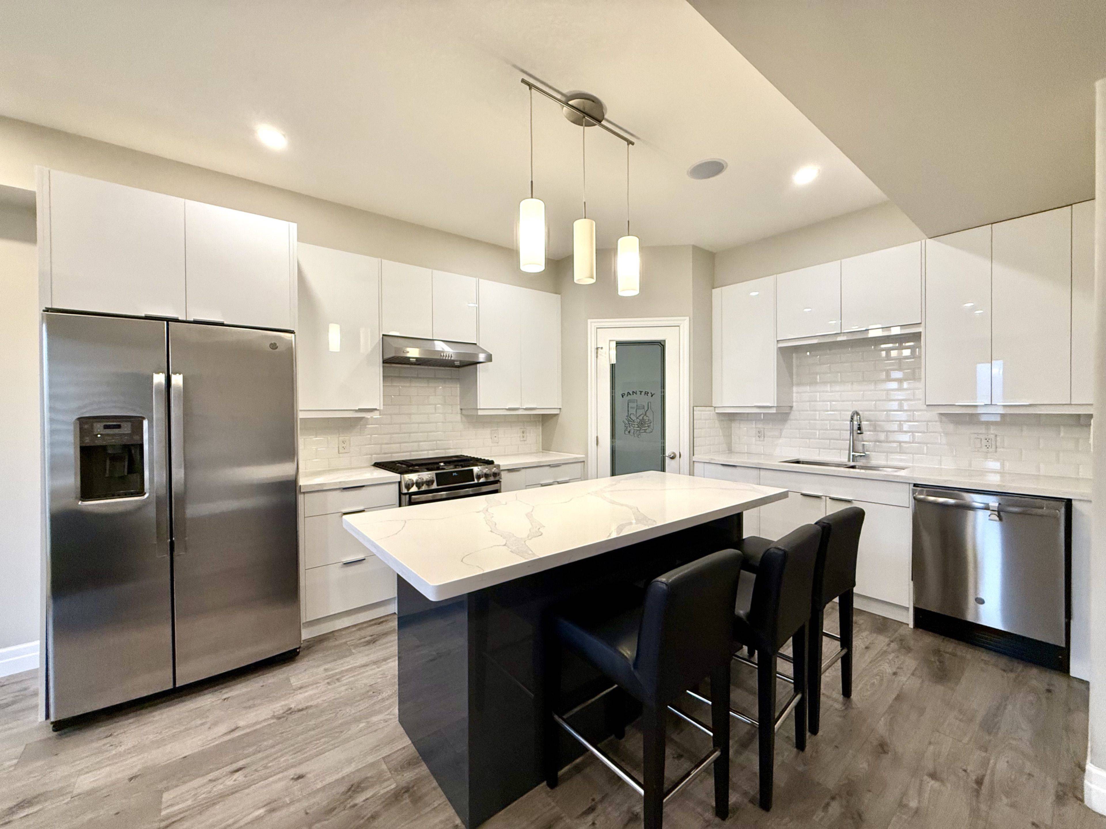 London North, ON N6H 0K3,851 Sarnia RD