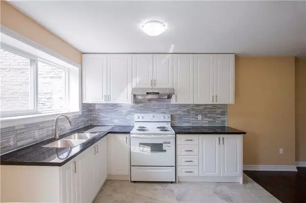 Toronto C01, ON M5T 1A3,43 Wolseley ST