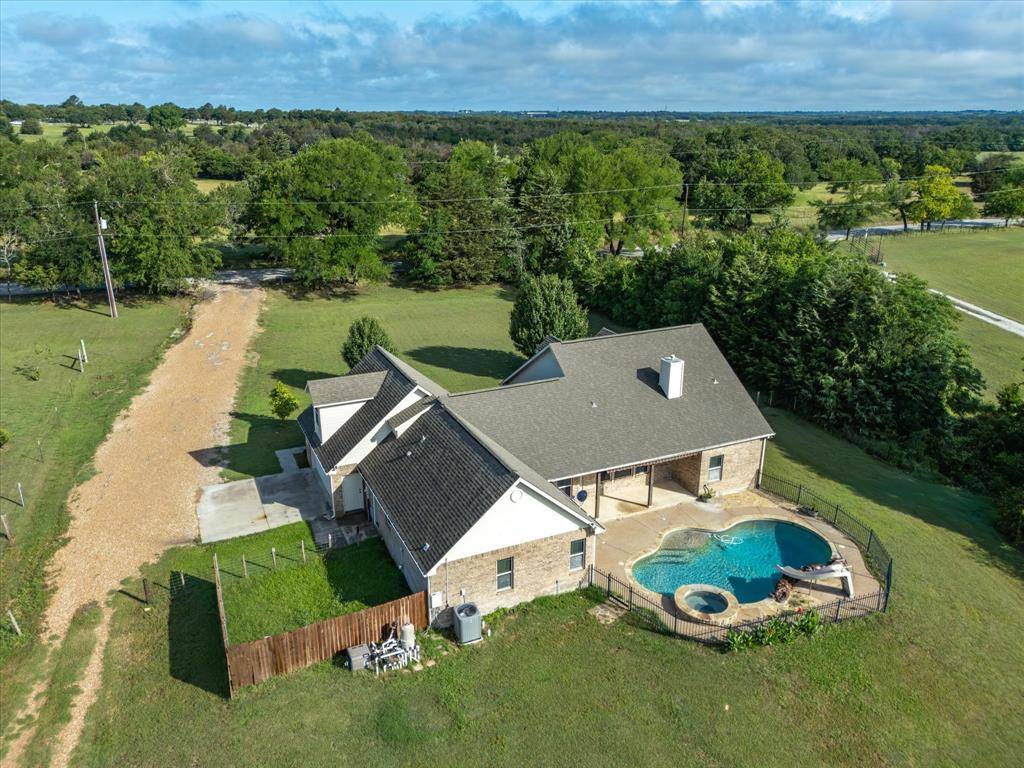 616 Greenwood Road, Decatur, TX 76234
