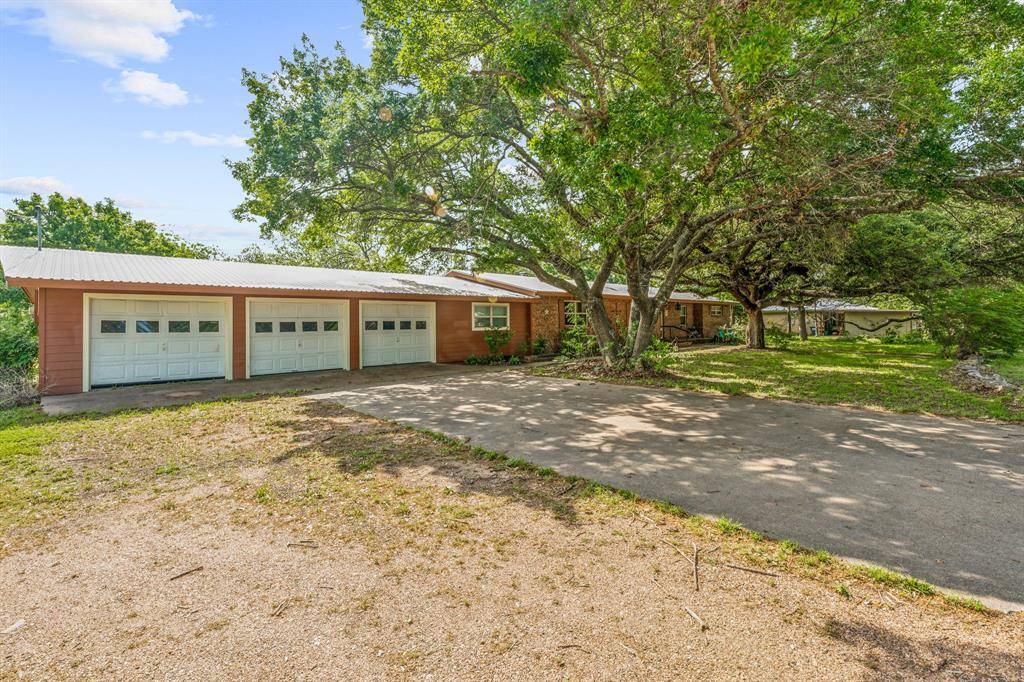 De Leon, TX 76444,1249 N Travis Street