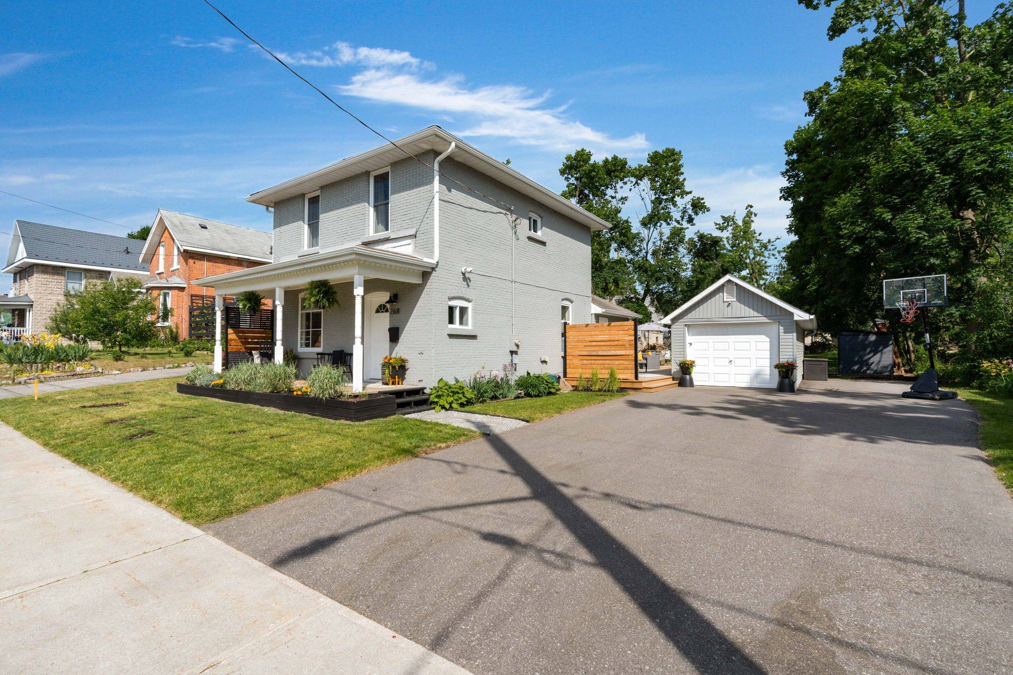 Orillia, ON L3V 3H9,268 John ST N
