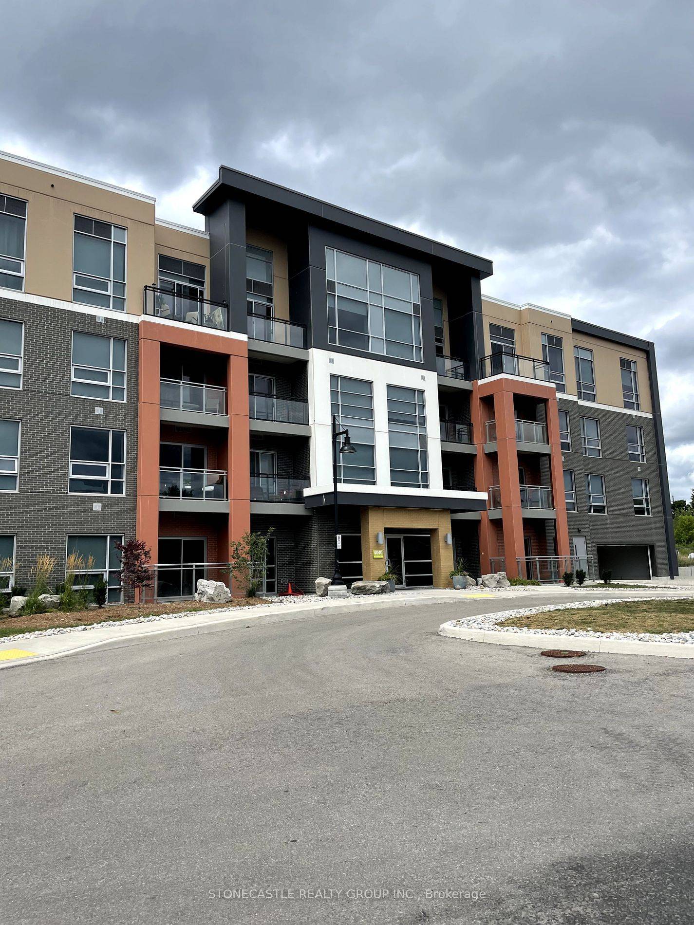 4040 Upper Middle RD #107, Burlington, ON L7M 0H2