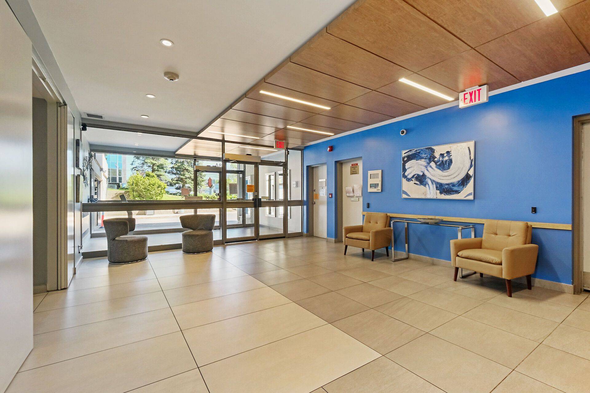 Vanier And Kingsview Park, ON K1L 8E7,158A Mcarthur AVE #408