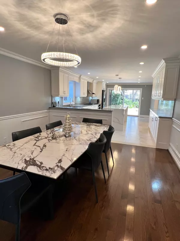 Markham, ON L3R 4J6,8 Delhi CRES