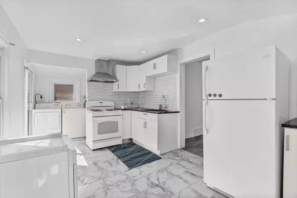 Windsor, ON N8Y 4B2,1256 High ST