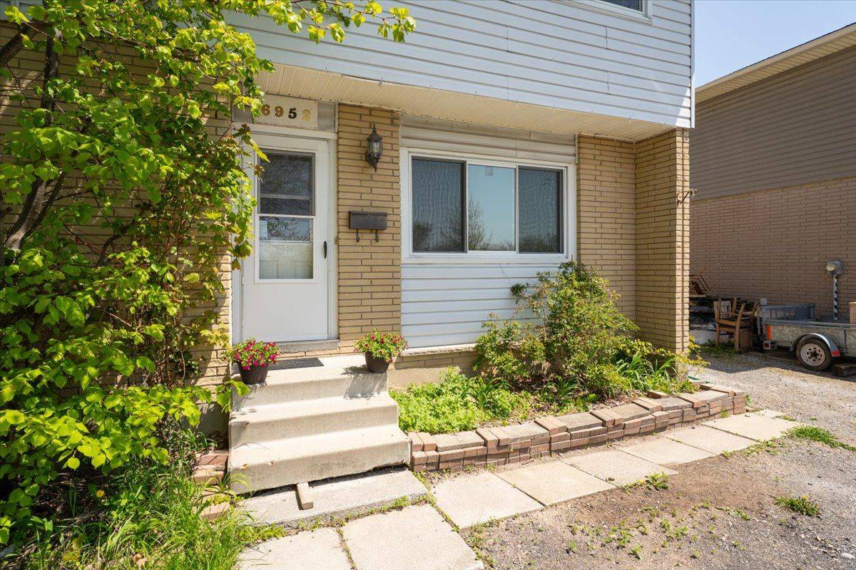 Niagara Falls, ON L2G 5P5,6952 Warden AVE