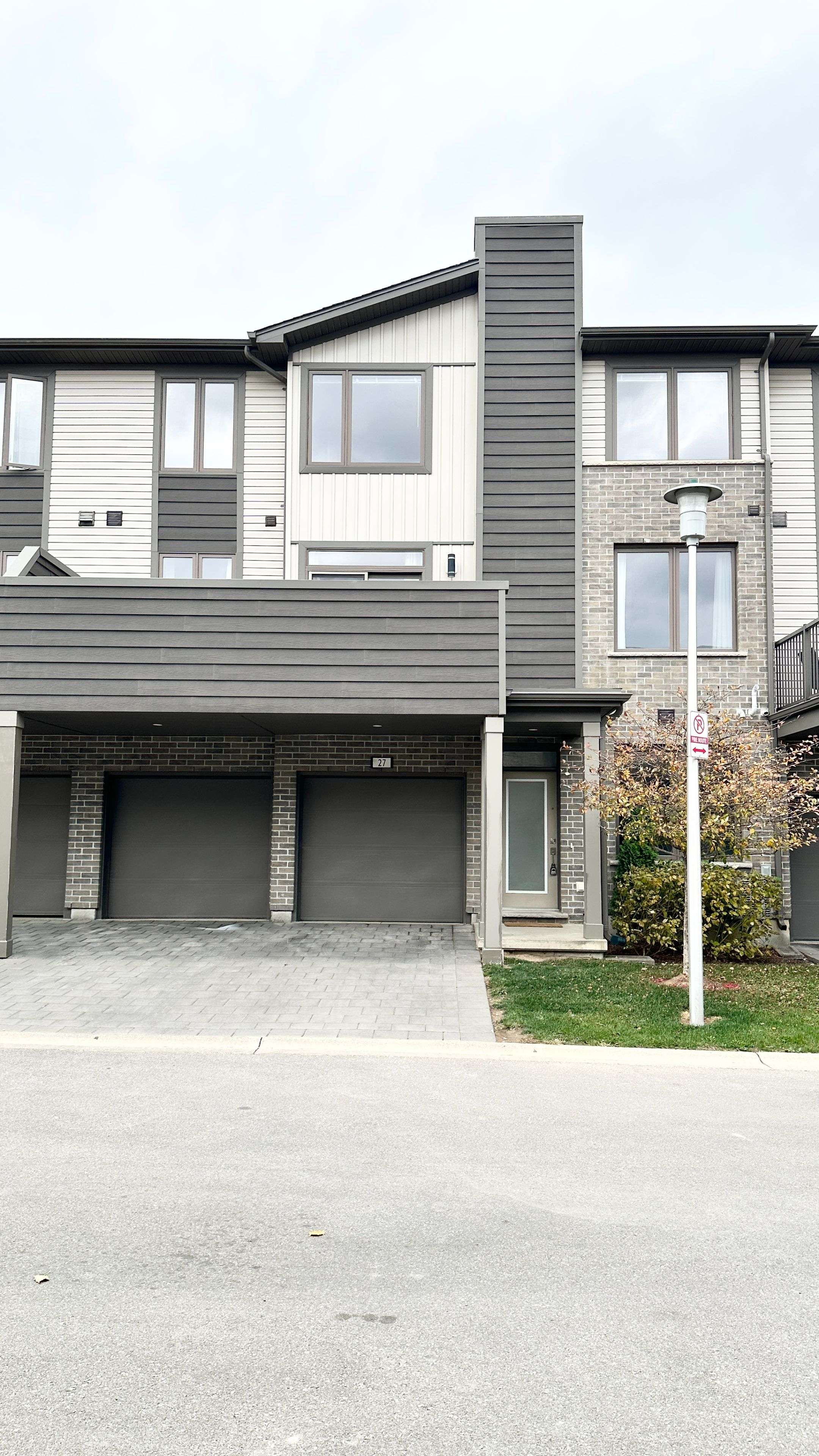 London North, ON N6G 0T8,1960 Dalmagarry RD #27