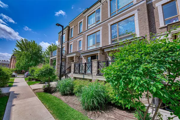 Markham, ON L6B 1N5,21 Westmeath LN #2813