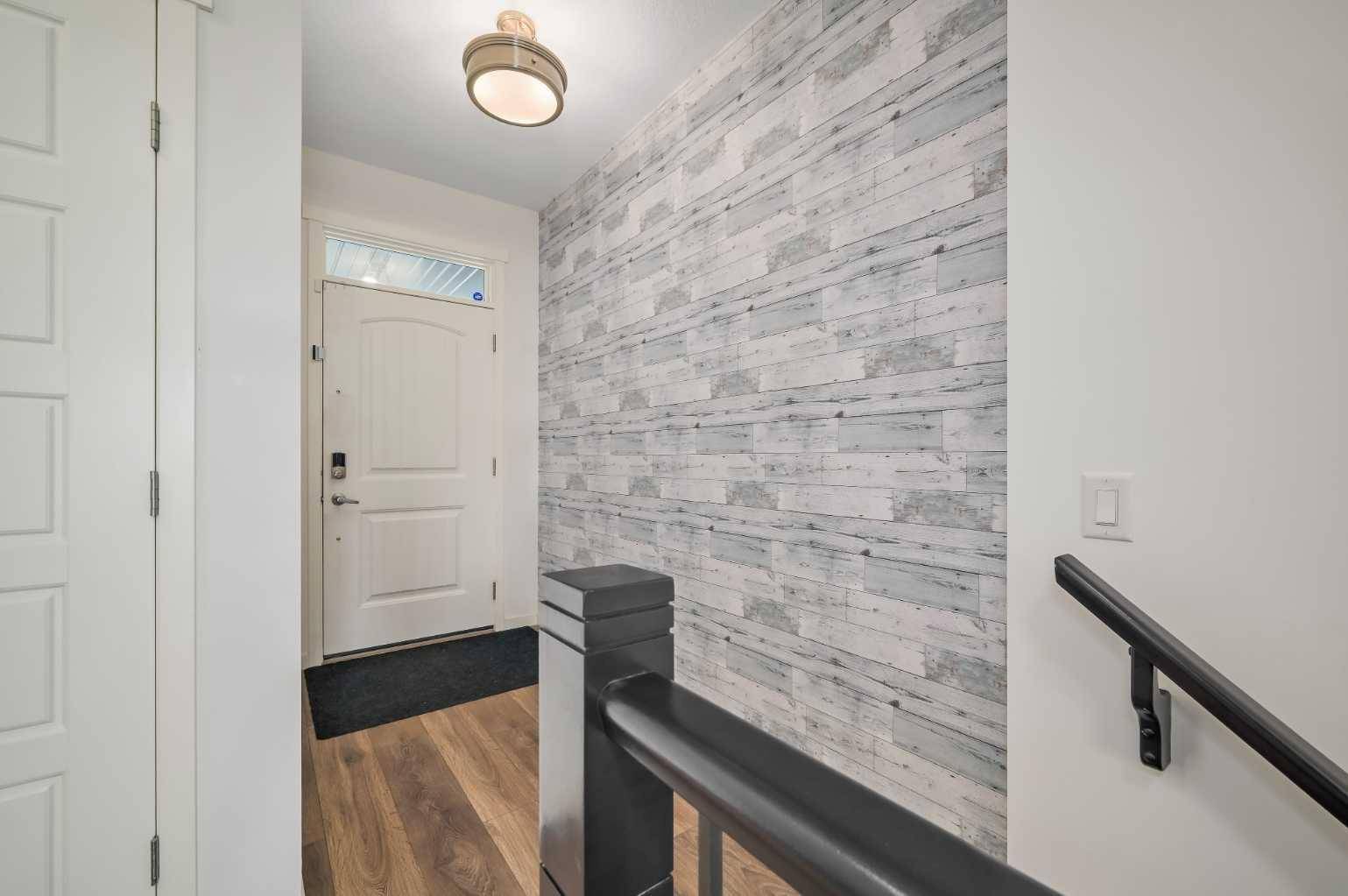 Calgary, AB T3M 2N1,180 Masters CRES Southeast