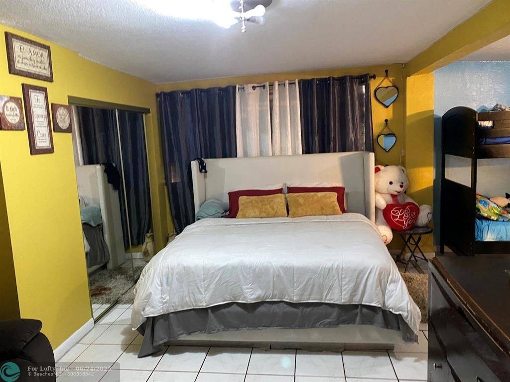 North Miami, FL 33167,12920 Westview Dr #1
