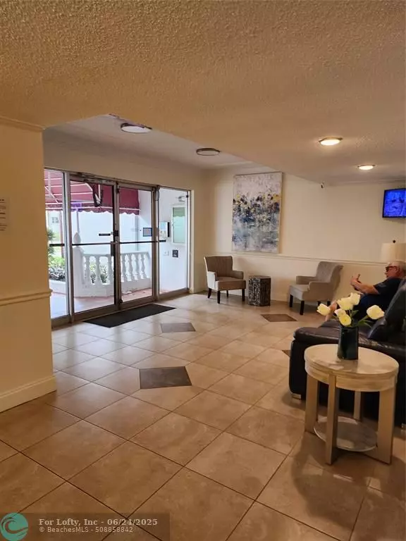 Lauderhill, FL 33313,4851 NW 21st St #106
