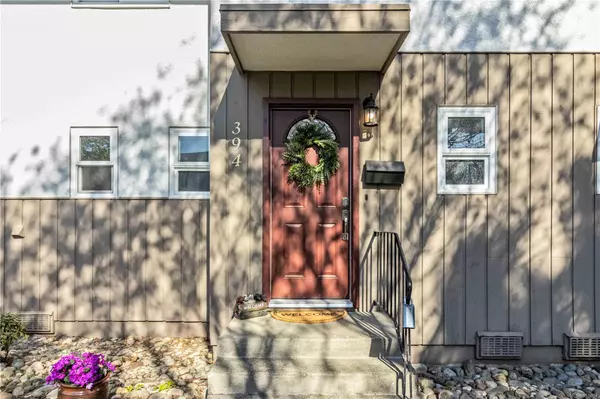 Saanich, BC V8Z 1M1,394 Burnside Rd W