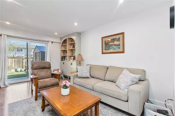 Saanich, BC V8Z 1M1,394 Burnside Rd W