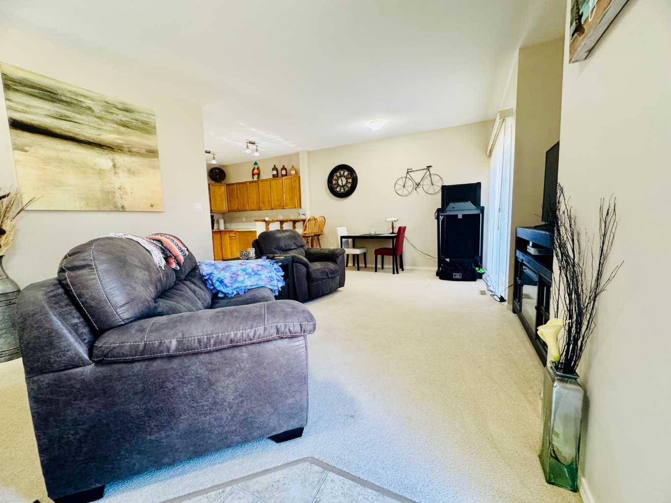 Lethbridge, AB T1J 3H6,129 Silkstone RD W #1
