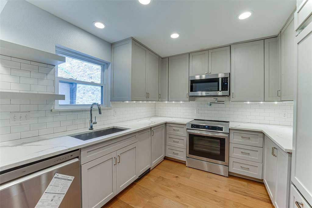 Farmers Branch, TX 75234,3326 Courtyard Place
