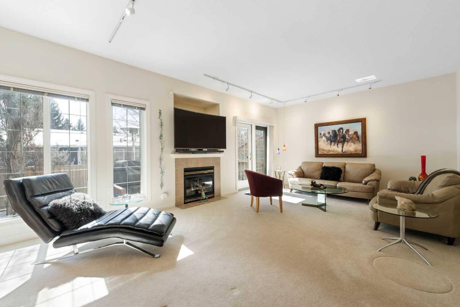 16 Varsity Estates GDNS Northwest, Calgary, AB T3A 5M9