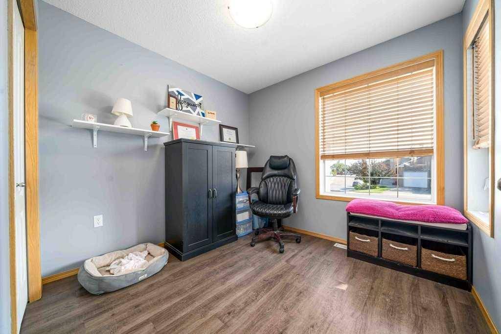 Medicine Hat, AB T1B 4V5,17 Sundance RD Southwest