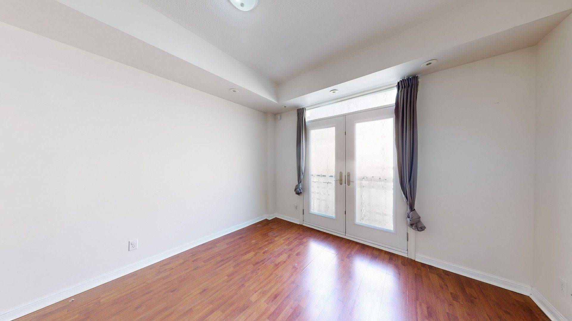 Toronto C01, ON M5T 1B7,78 Carr ST #25