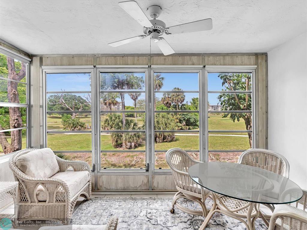 Pompano Beach, FL 33069,3051 S Palm Aire Dr  #202