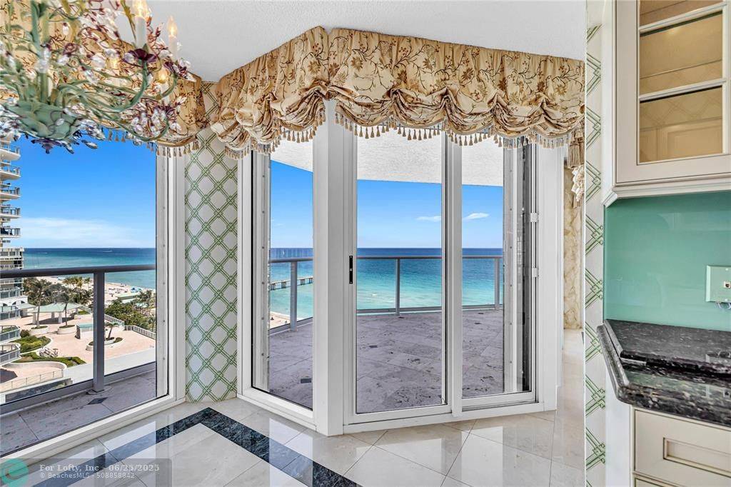 Sunny Isles Beach, FL 33160,16445 Collins Ave  #1026