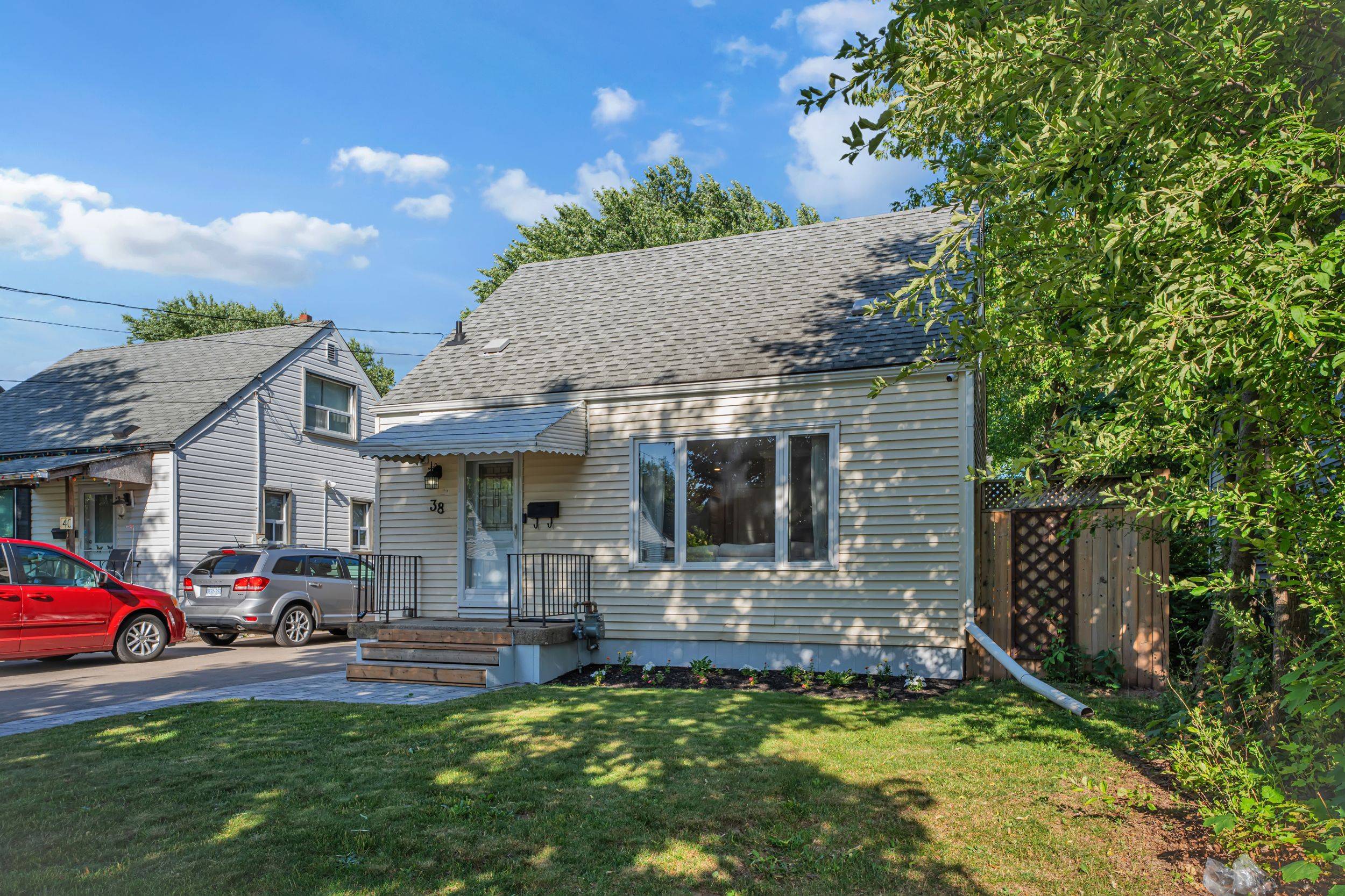 Hamilton, ON L8H 1P1,38 Eastvale PL