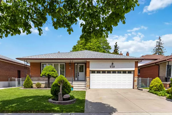 720 Eversley DR, Mississauga, ON L5A 2C9
