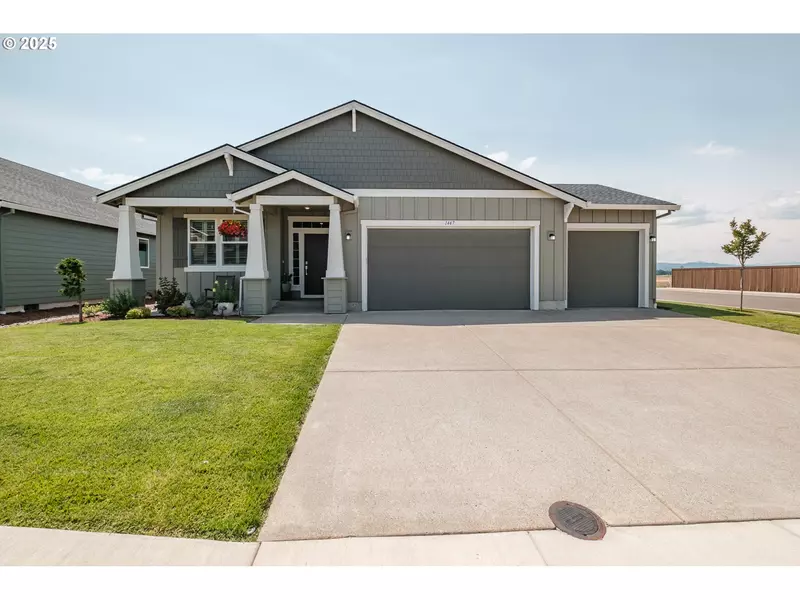 1447 GLADIOLA DR, Junction City, OR 97448