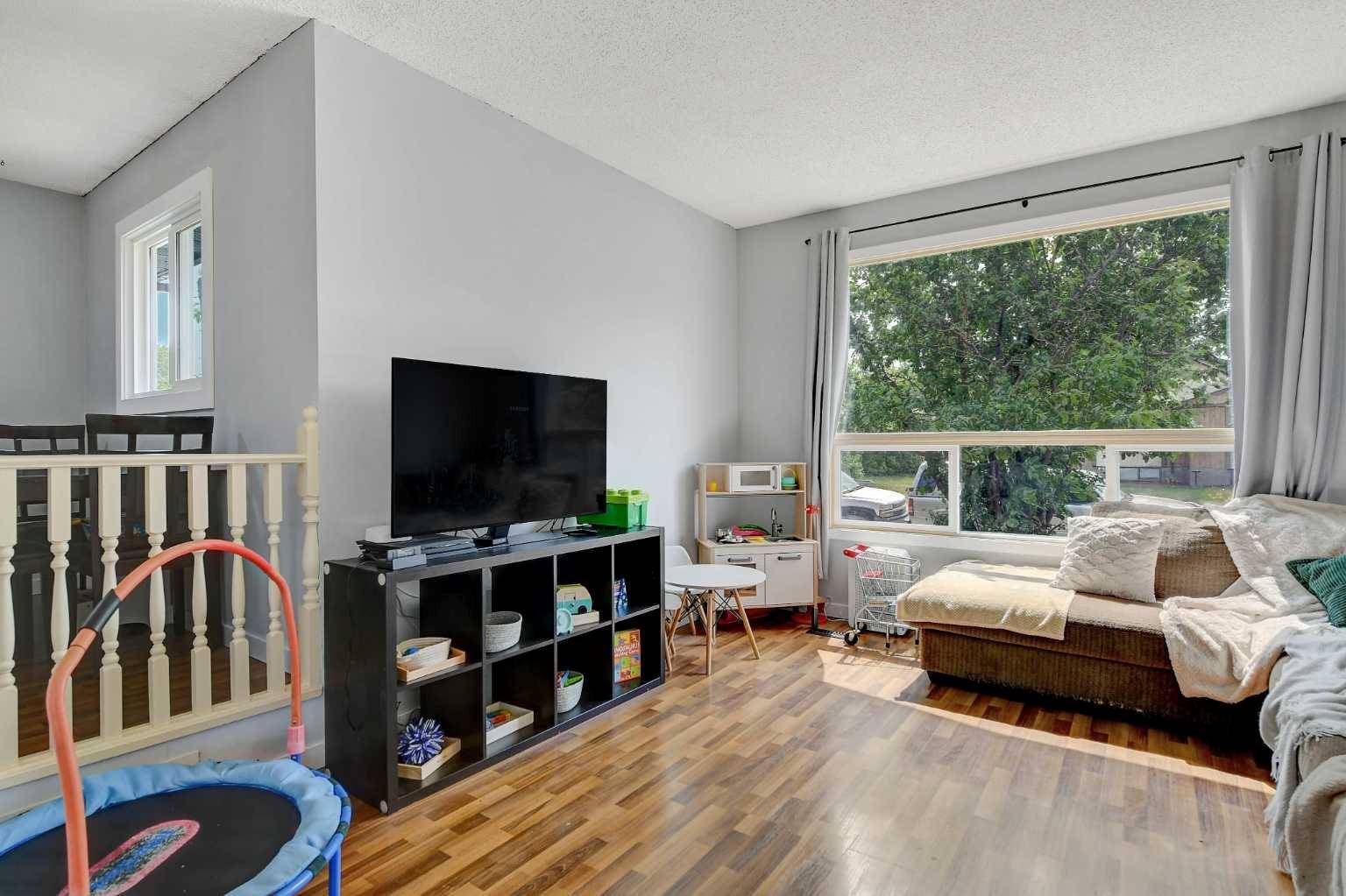 Grande Prairie, AB T8W 1C2,9314 67 AVE