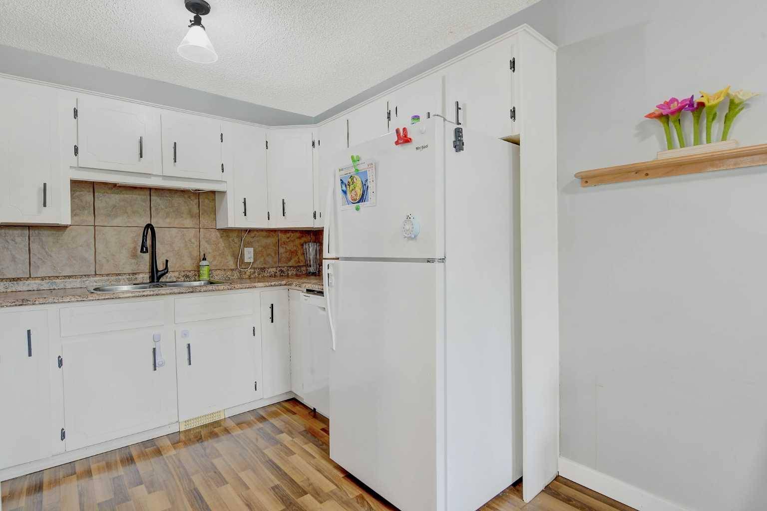 Grande Prairie, AB T8W 1C2,9314 67 AVE