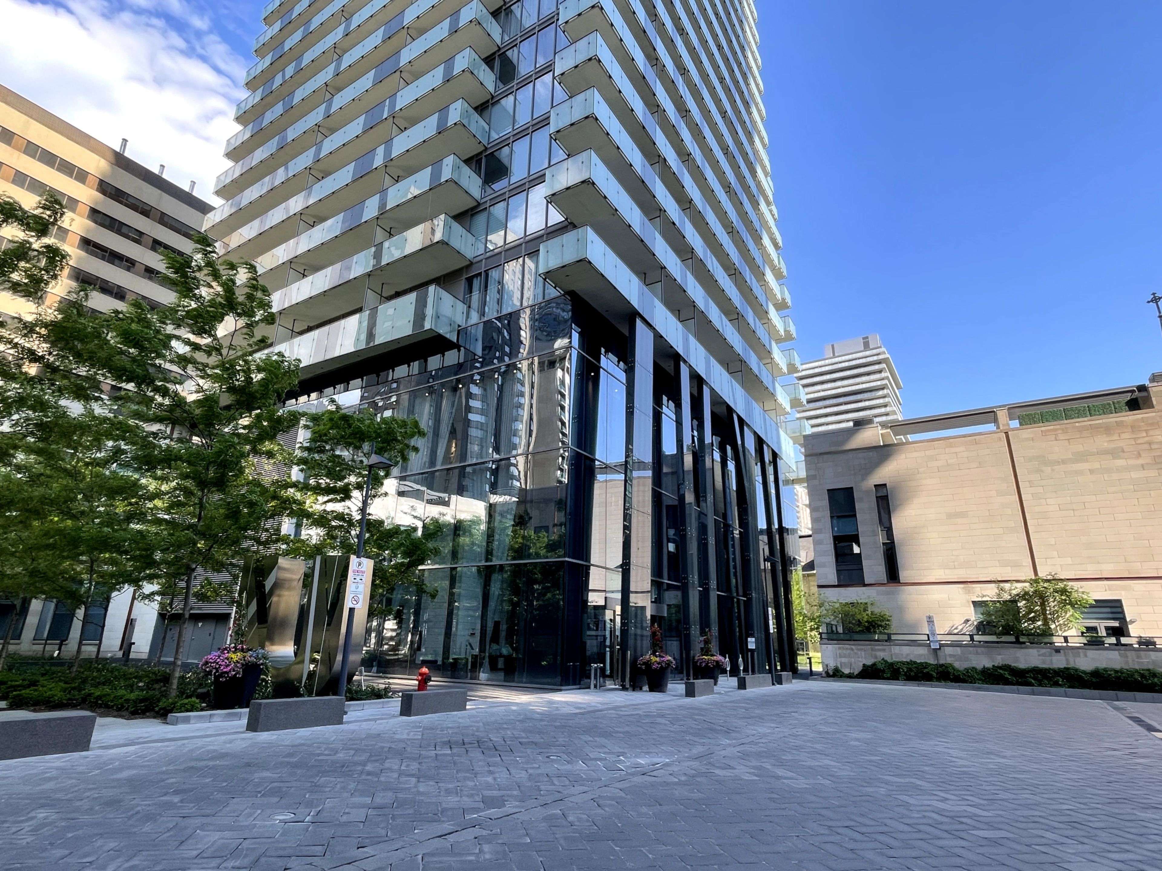 Toronto C01, ON M5S 0A5,1080 Bay ST #4405