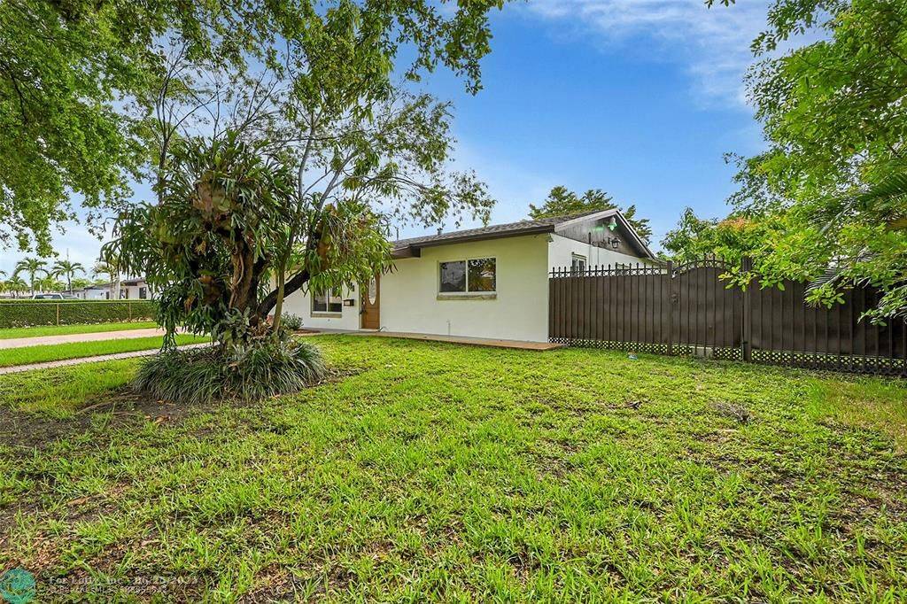 Miami, FL 33175,2633 SW 127th Ave