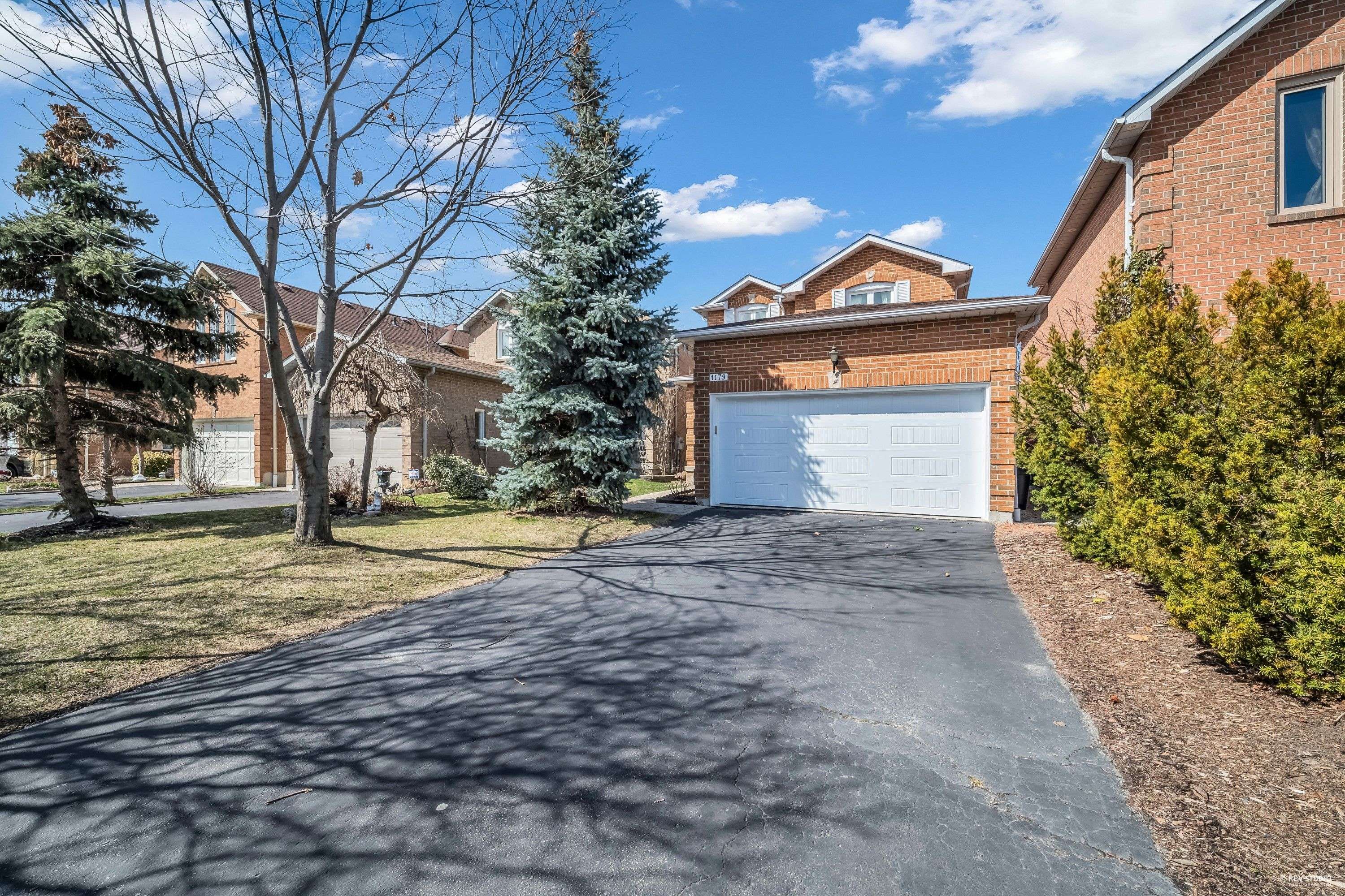 Mississauga, ON L5V 1P1,1179 Barleymow ST