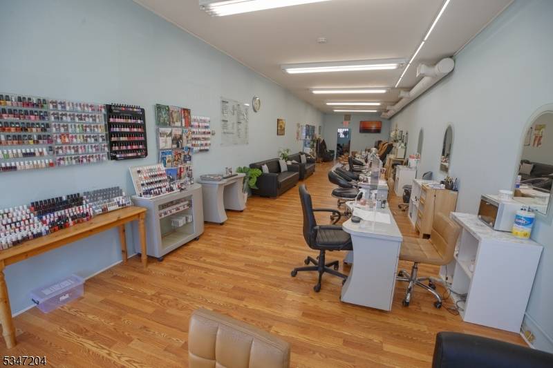 Fair Lawn Boro, NJ 07410,24-15 Fairlawn Avenue
