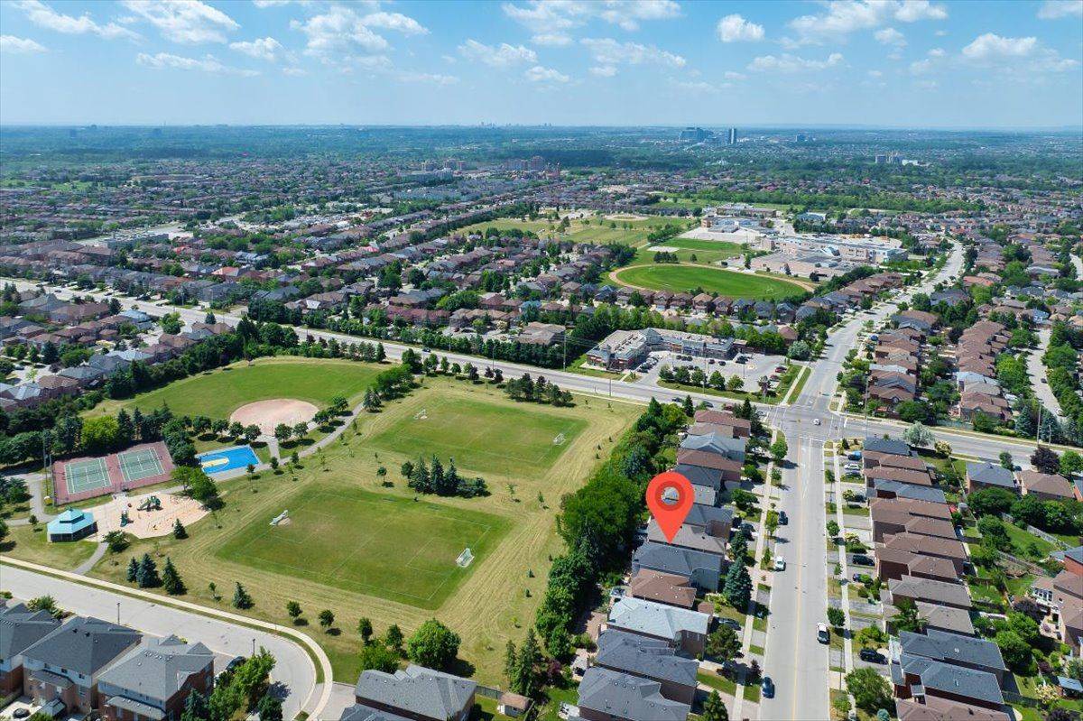 Mississauga, ON L5V 1M6,956 Winterton WAY