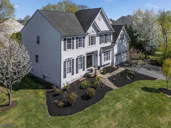 36 Crestview Dr, Clinton Twp., NJ 08809