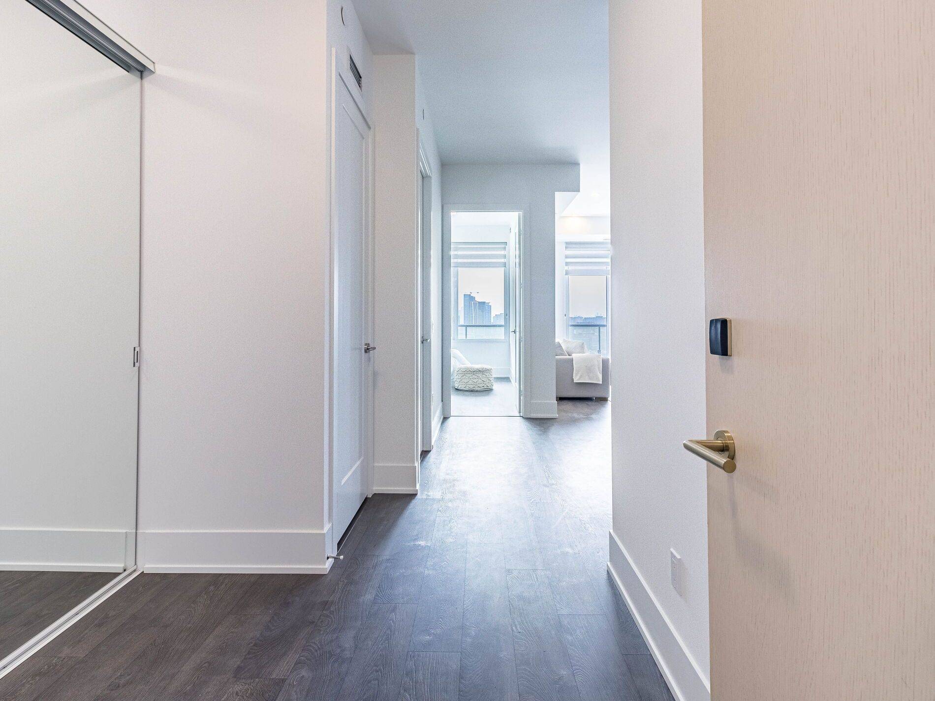 Toronto C01, ON M5V 0V5,480 Front ST W #1903
