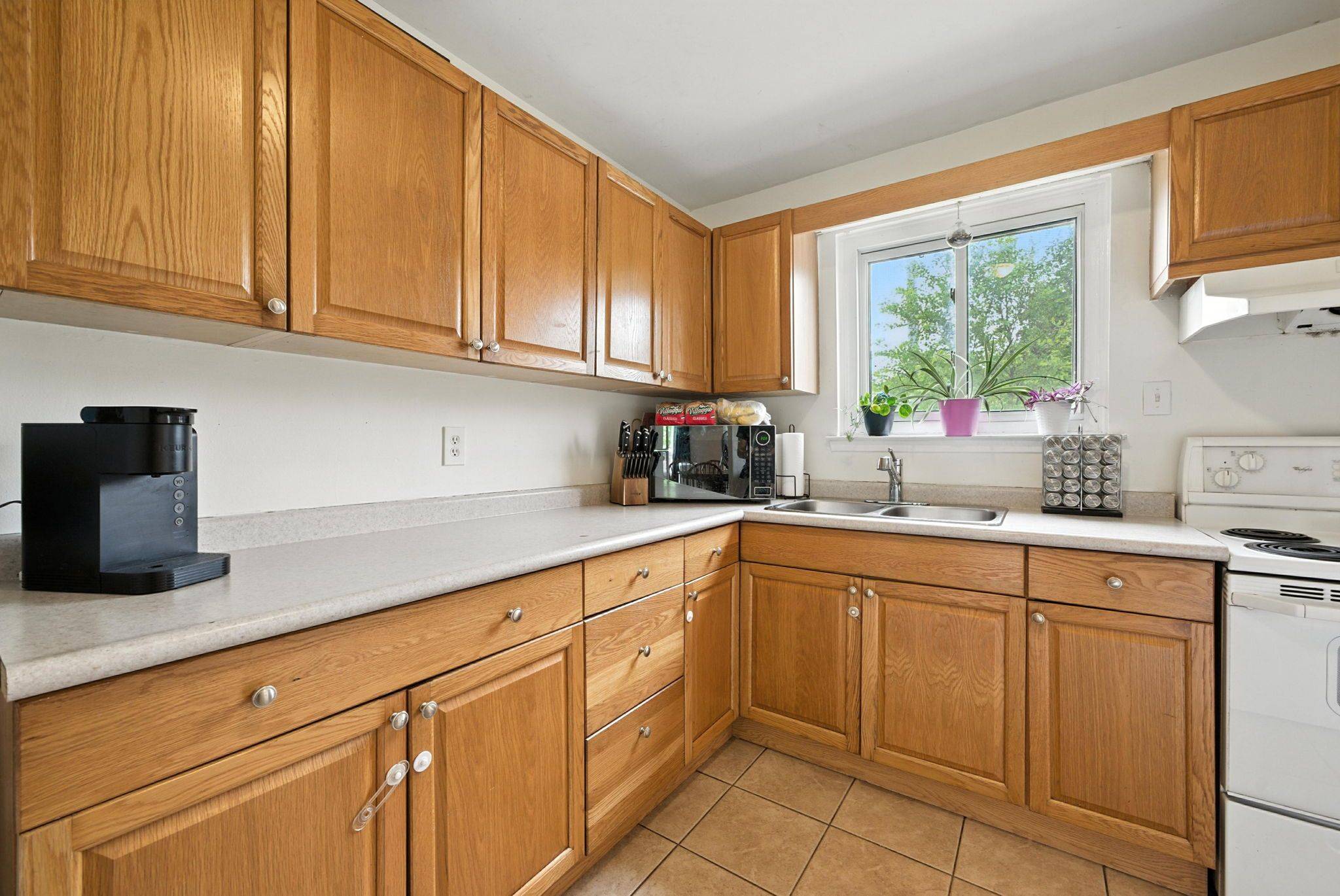 Oshawa, ON L1J 1H1,331 Phillip Murray AVE