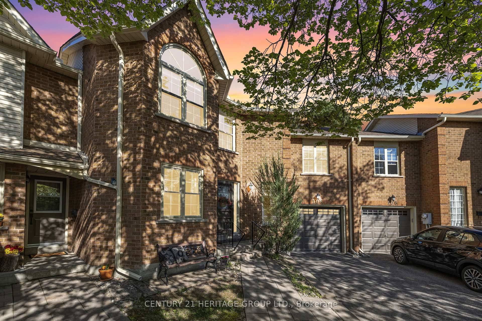 108 Ashley PL #44, Aurora, ON L4G 6H5
