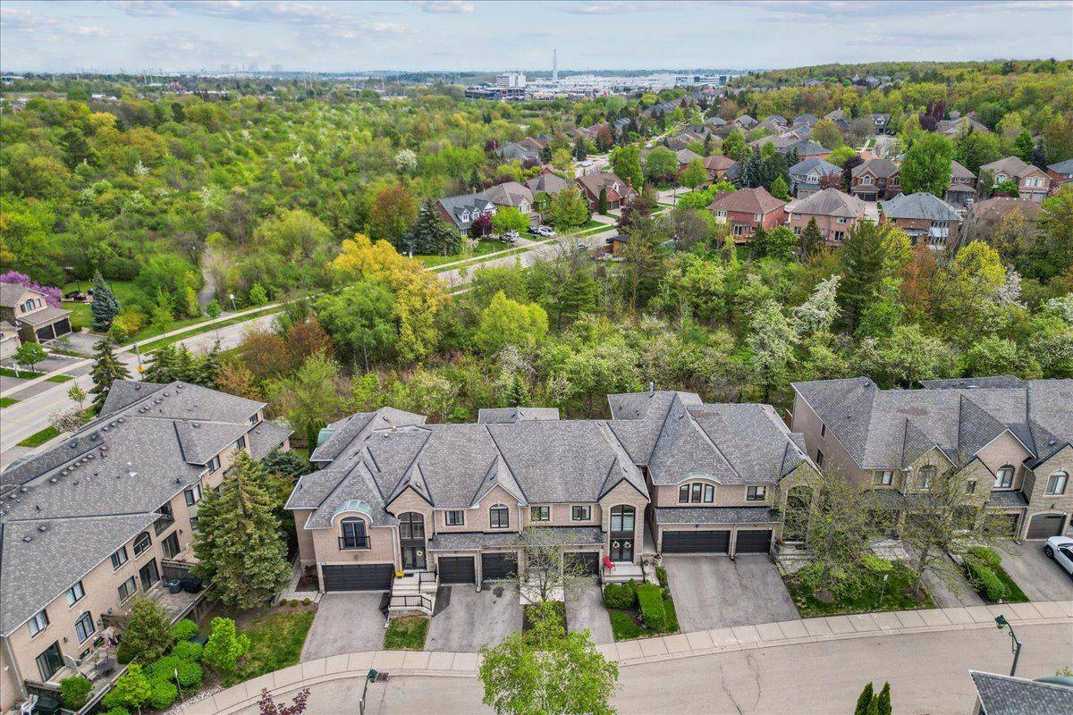 2250 Rockingham DR #10, Oakville, ON L6H 6J3