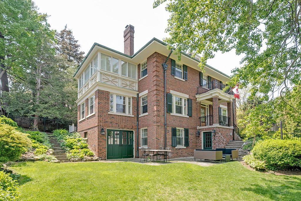 Oakville, ON L6J 1B4,184 King ST