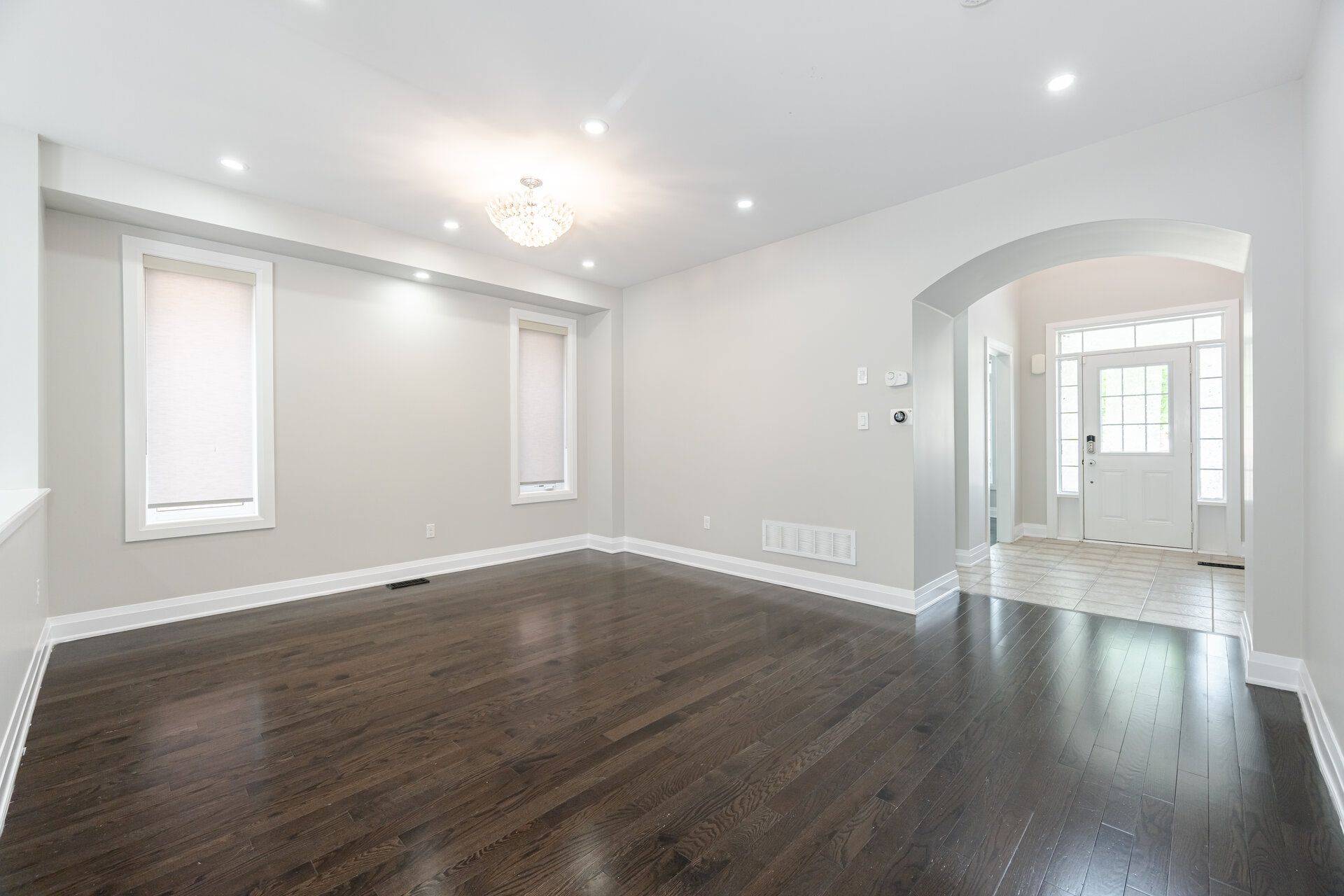 Brampton, ON L6Y 2E3,8 Amberglow CT