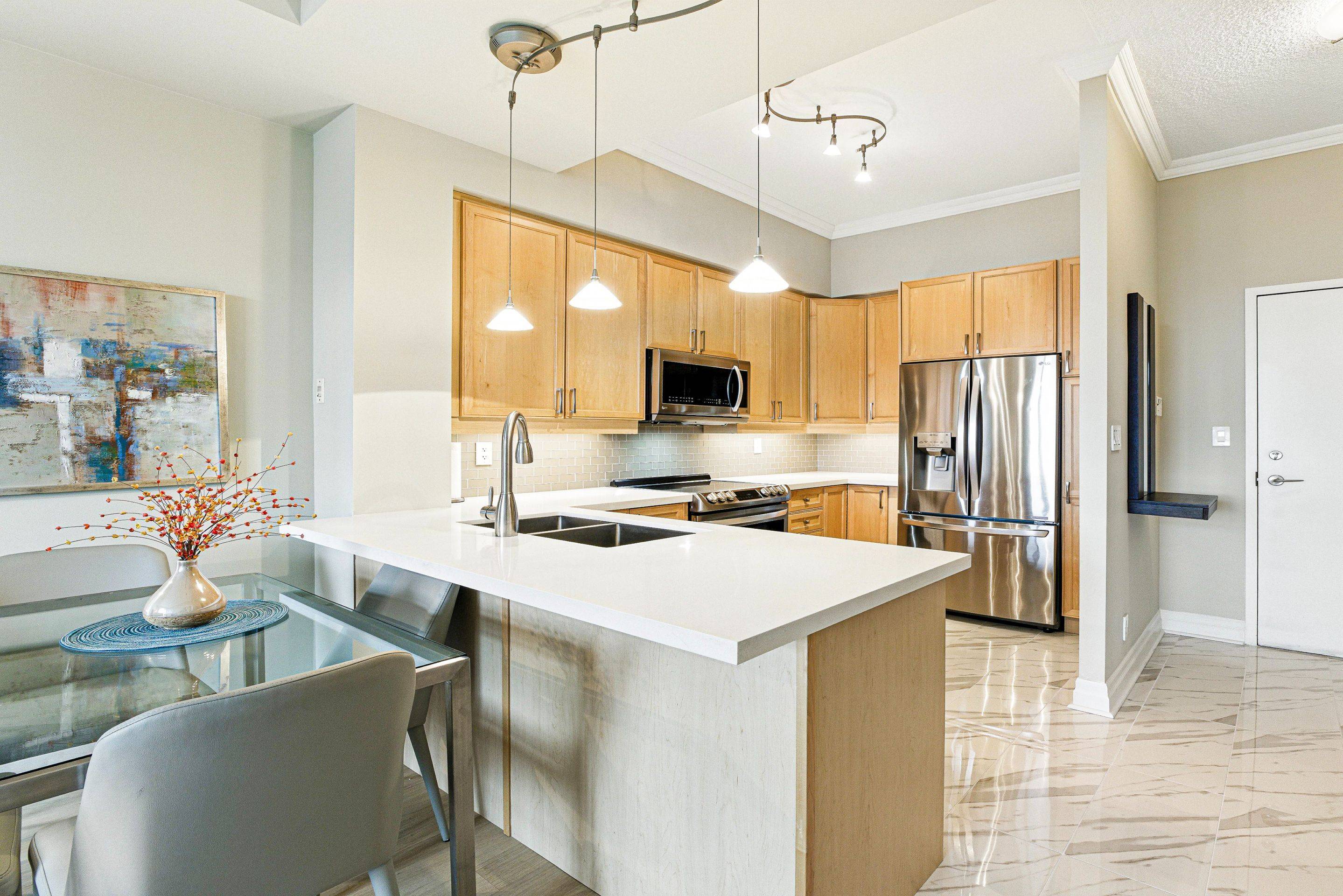 Mississauga, ON L5G 4V6,80 Port ST E #603