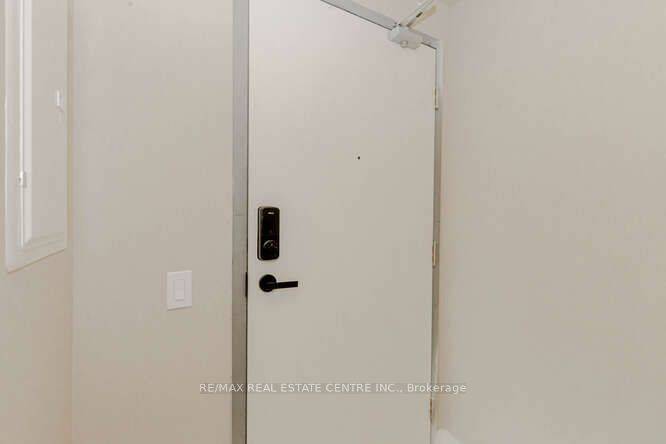 Mississauga, ON L5B 0M3,3900 Confederation Pkwy #803