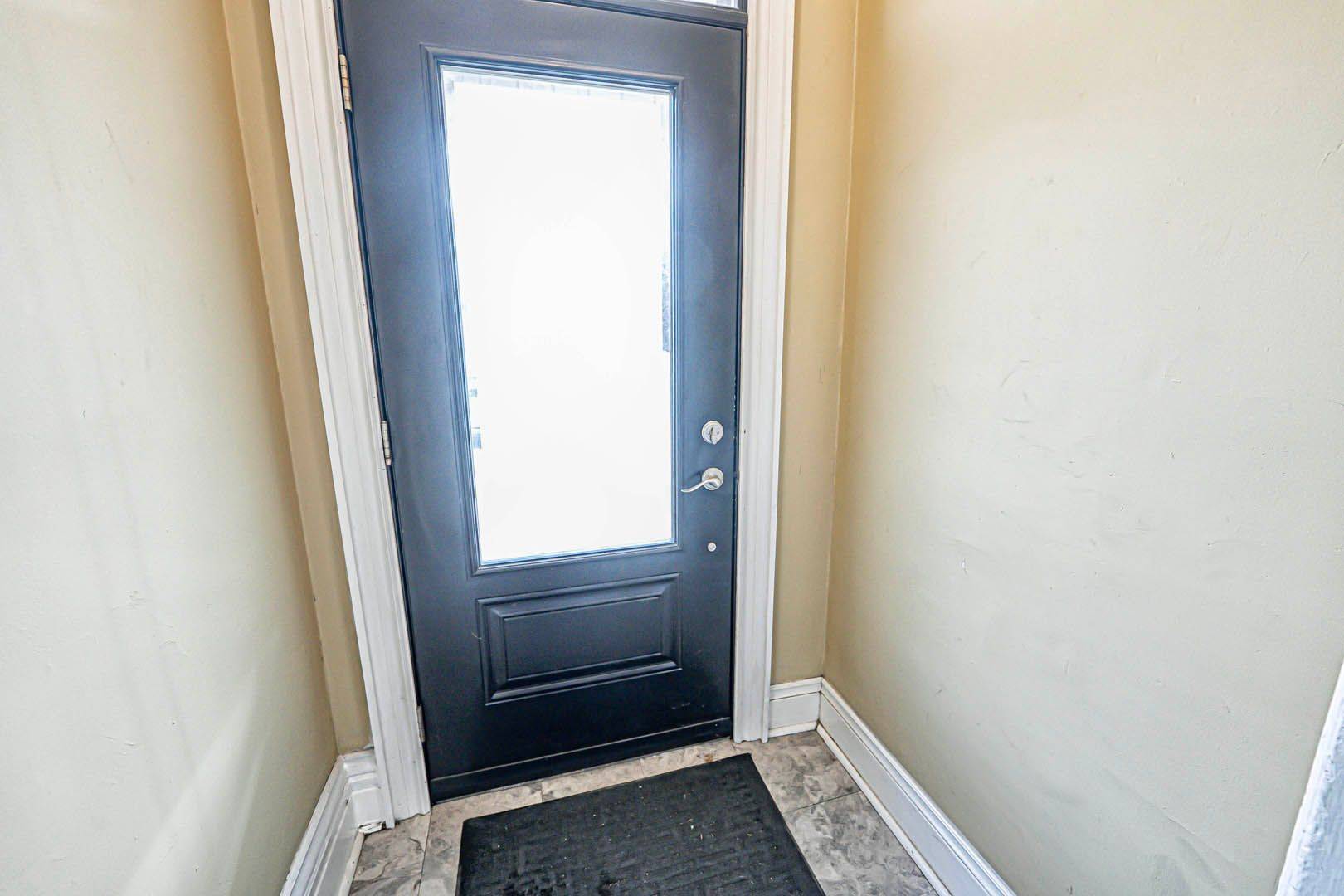 Toronto W02, ON M6H 2X5,914 Dovercourt RD