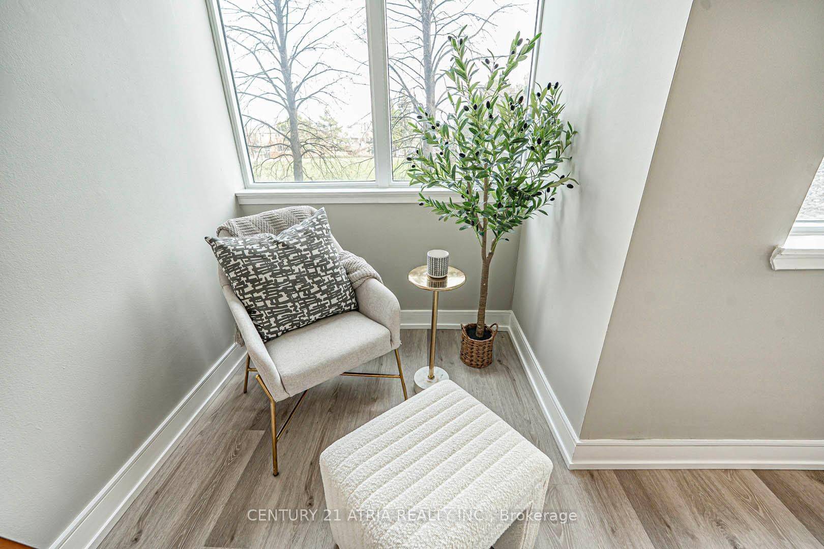 Mississauga, ON L5B 3N6,350 Webb DR #206