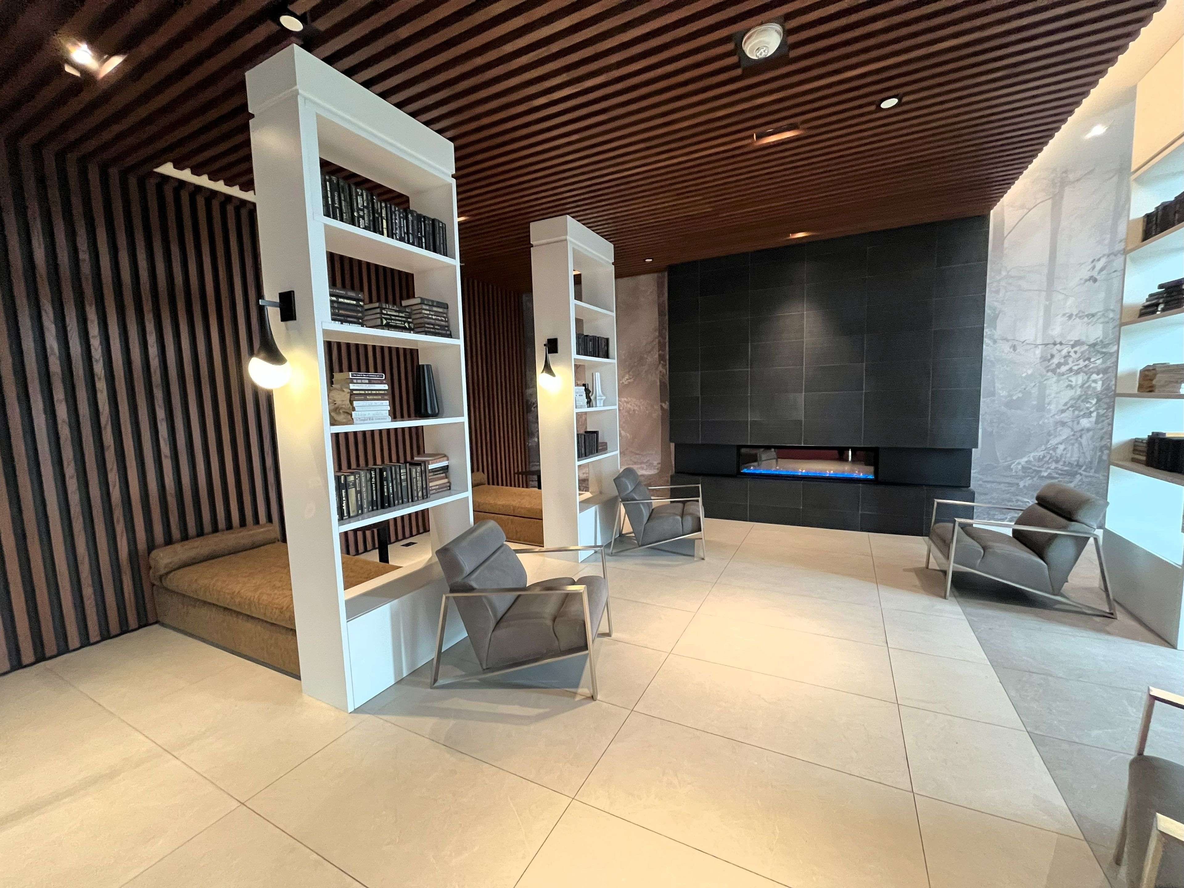 Oakville, ON L6H 3R6,297 Oak Walk DR #2501